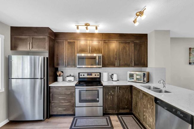 142 Red Embers Gate Ne, Townhouse with 3 bedrooms, 4 bathrooms and 1 parking in Calgary AB | Image 6