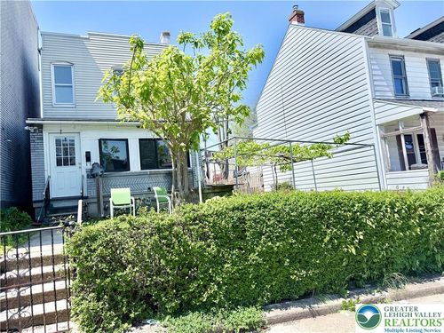 742 N 4th St, Allentown, PA, 18102-1855 | Card Image