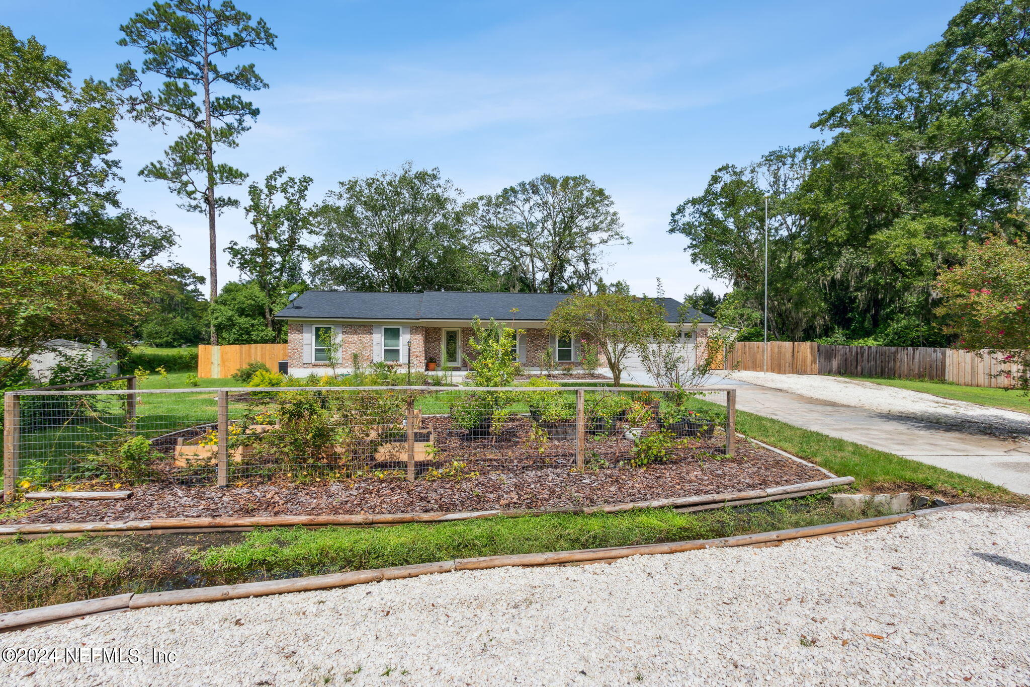 Johnnie Cir, Jacksonville, FL 32244