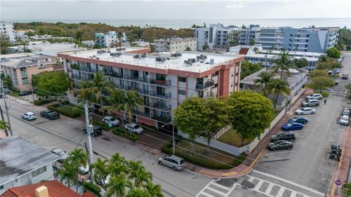 apt-302-7801 Abbott Ave, Miami Beach, FL, 33141-2002 | Card Image