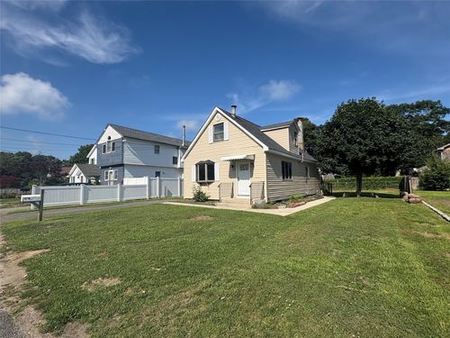 99 Lynbrook Dr, Mastic Beach, NY, 11951-6104 | Card Image