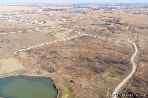 13740 N Sandstone Ave, Skiatook, OK, 74070 | Card Image