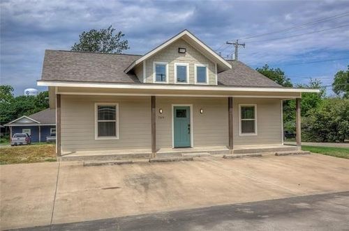 1-703 Maple St, Commerce, TX, 75428-3536 | Card Image