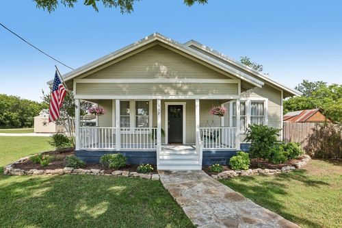 117 N Main St, Paige, TX, 78659-4326 | Card Image