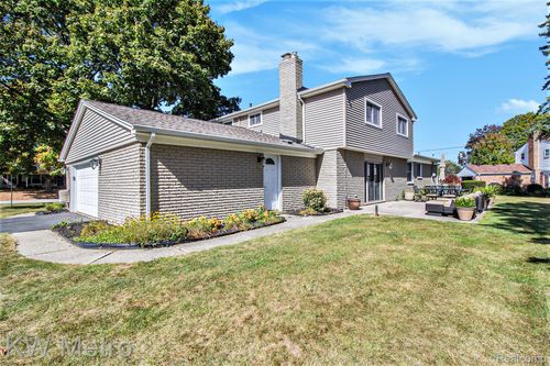 5897 Sutters Ln, Bloomfield Hills, MI, 48301-1063 | Card Image