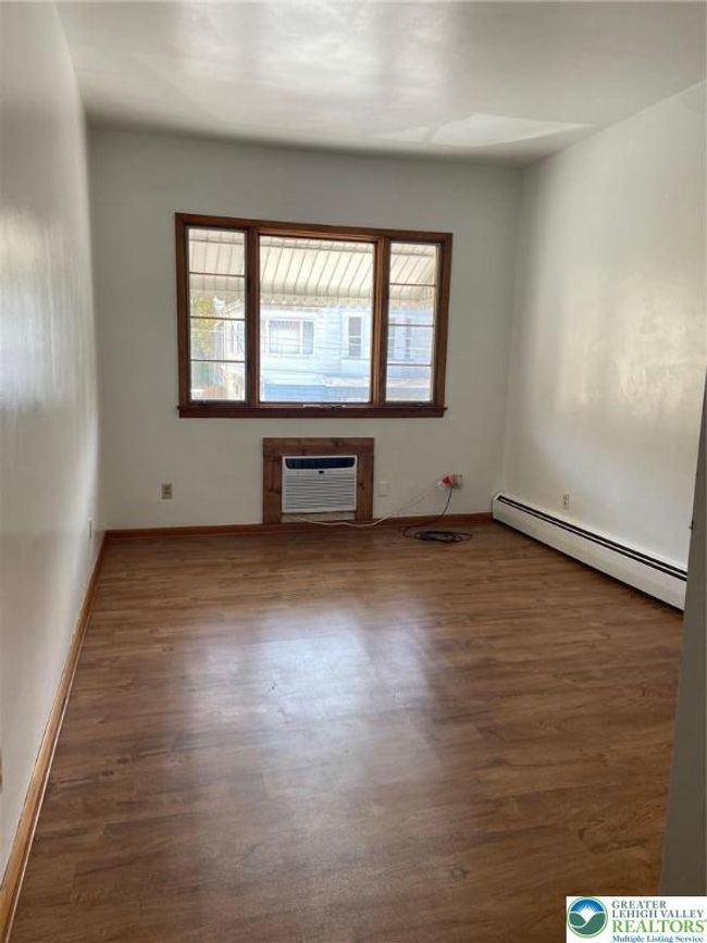 APT-2ND - 232 W Catawissa St, Condo with 2 bedrooms, 1 bathrooms and null parking in Nesquehoning PA | Image 4