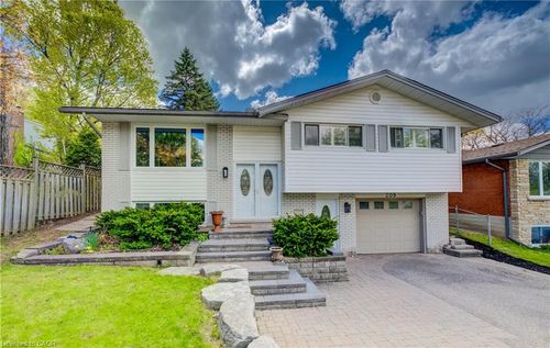209 Willowdale Ave, Waterloo, ON, N2J3M2 | Card Image