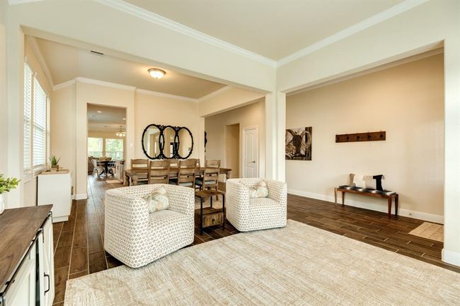 203 Bentwater Ln, House other with 4 bedrooms, 2 bathrooms and 2 parking in Clute TX | Image 7
