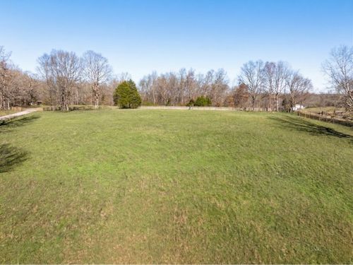 1103 Cowan Rd, Dickson, TN, 37055-3498 | Card Image