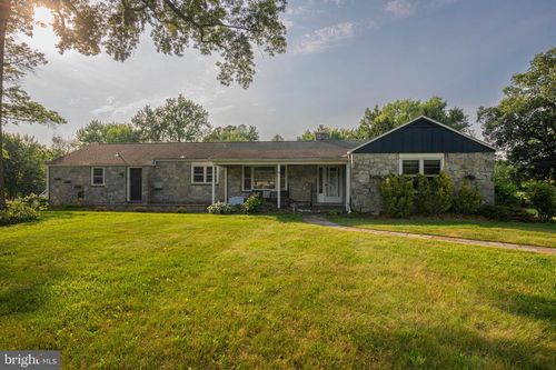 1409 Kutz Dr, POTTSTOWN, PA, 19465-7413 | Card Image
