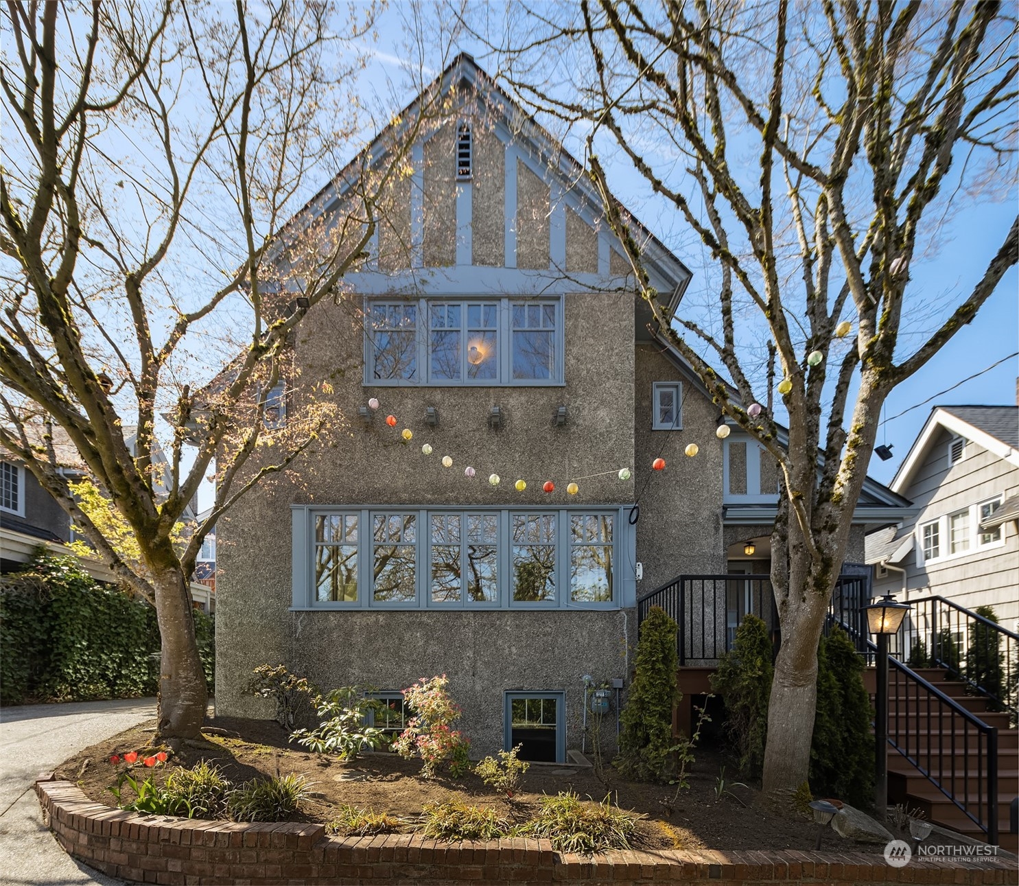 21st Ave, Seattle, WA 98105