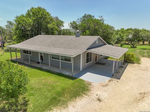 390 W County Road 5719, Devine, TX, 78016-4030 | Card Image