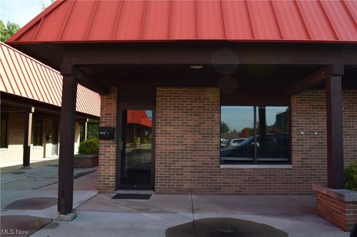 ste-l-103 5th St Se, Barberton, OH, 44203-4256 | Card Image