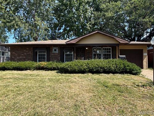 2822 Sunset Dr, Granite City, IL, 62040-5834 | Card Image