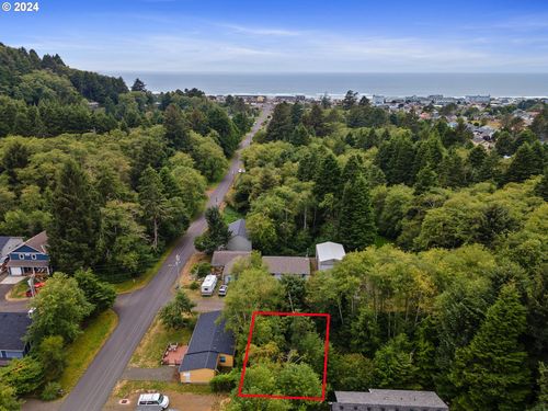 186 S Neptune St, Rockaway Beach, OR, 97136-9405 | Card Image
