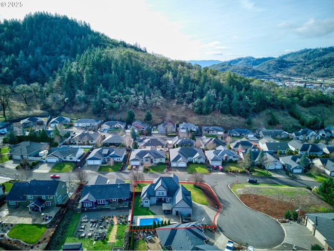 459 Oak Valley Loop, House other with 4 bedrooms, 4 bathrooms and 3 parking in Winchester OR | Image 43
