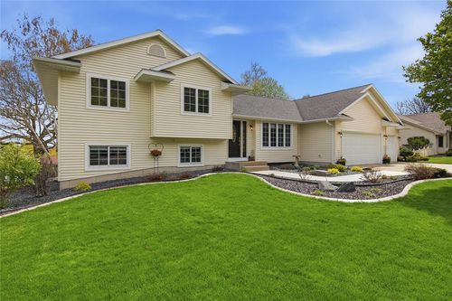 4125 Birch Crest Lane, Eau Claire, WI, 54701 | Card Image
