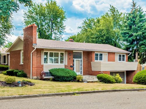 1 Thorny Brae Dr, Thornhill, ON, L3T3G3 | Card Image