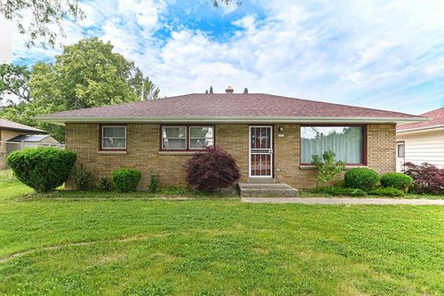 3220 W Howard Avenue, Greenfield, WI, 53221 | Card Image