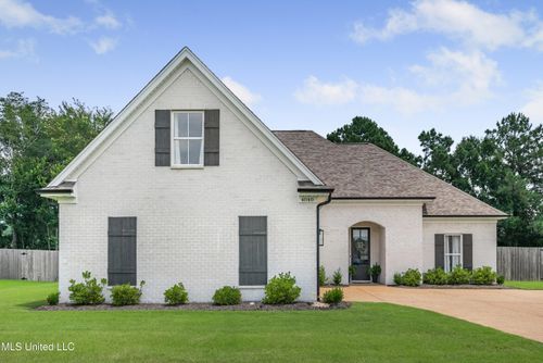 4040 Vineyard Dr E, Southaven, MS, 38672-6113 | Card Image
