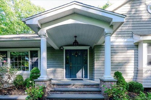 49 Pine Dr, Cold Spring Harbor, NY, 11724-1617 | Card Image