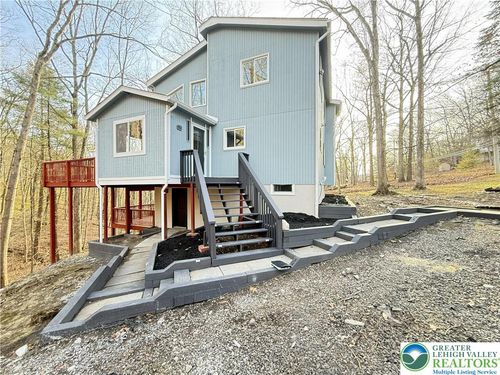 235 Stafford Dr, Bushkill, PA, 18324-8796 | Card Image