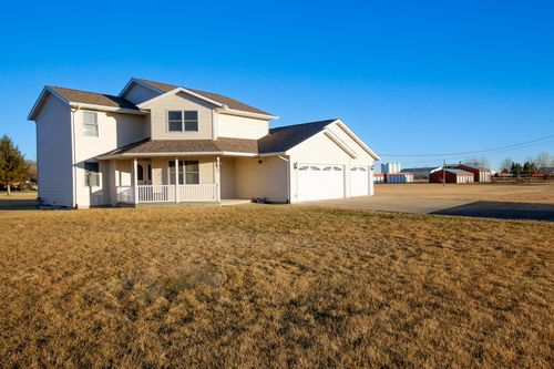 710 Otter Creek Dr, MILLEDGEVILLE, IL, 61051-9041 | Card Image