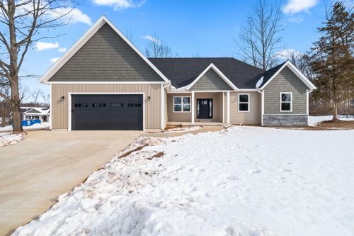 64 Arapaho Trl, Coldwater, MI, 49036-1286 | Card Image
