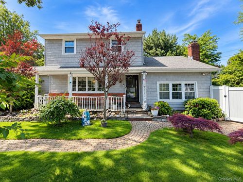 12 Cayuga Ave, E Northport, NY, 11731-1005 | Card Image
