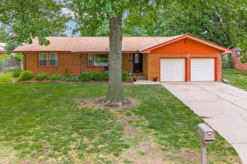735 N Chickadee, Wichita, KS, 67212 | Card Image