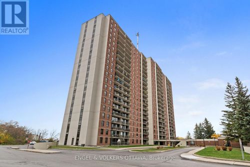 301-665 Bathgate Dr, Ottawa, ON, K1K3Y4 | Card Image