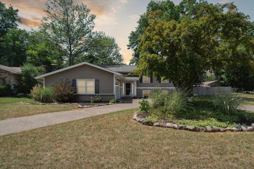 7941 Kinmont Ct, Jenison, MI, 49428-9109 | Card Image