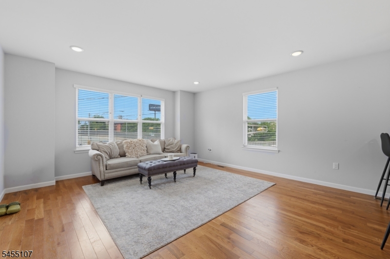Residential Income in Newark City 4
