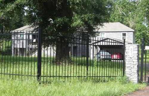 83 White Oak Dr N, New Caney, TX, 77357-3140 | Card Image