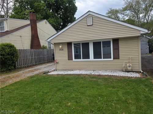 908 Bellevue Dr, Willoughby, OH, 44094-7127 | Card Image