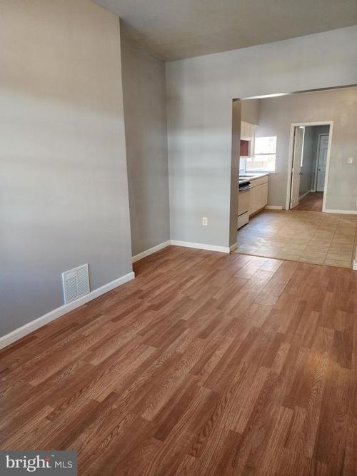 6616 Leeds St, Philadelphia, PA, 19151-3028 | Card Image