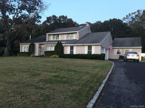 18 Gamay Ct, Commack, NY, 11725-1771 | Card Image