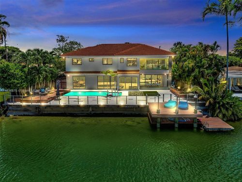 2320 Ne 211th St, Miami, FL, 33180-1047 | Card Image