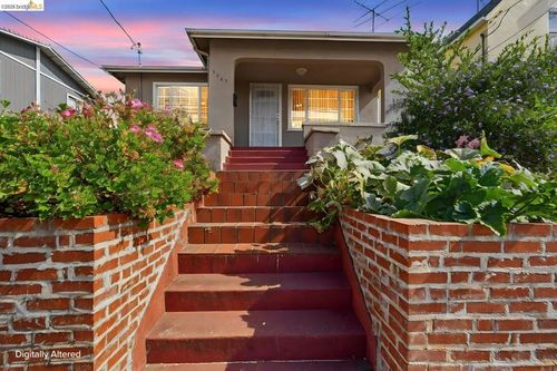 5362 Foothill Blvd, Oakland, CA, 94601-5542 | Card Image