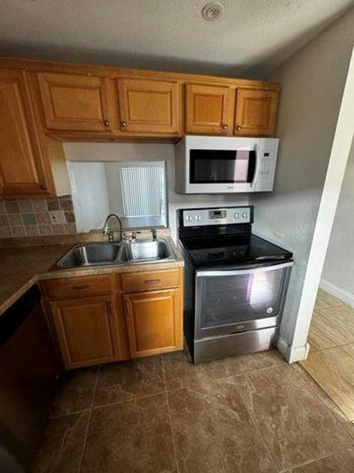 apt-d304-2800 Nw 56th Ave, Lauderhill, FL, 33313-8421 | Card Image