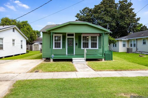 414 Courthouse St, Port Allen, LA, 70767-2404 | Card Image
