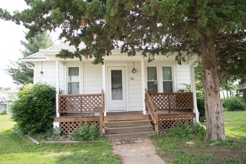 108 N Grove St, Harmon, IL, 61042-9404 | Card Image