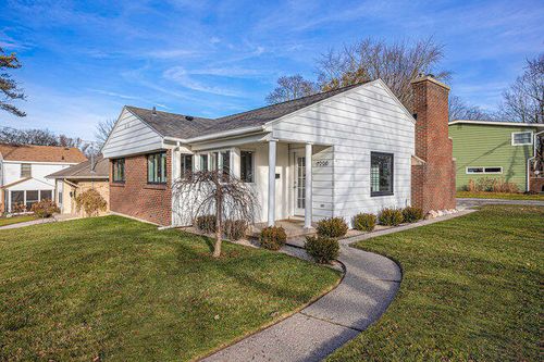 1558 Lake Grove Ave, East Grand Rapids, MI, 49506-4739 | Card Image