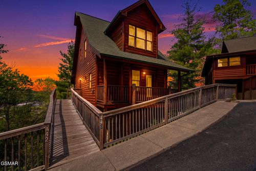 442 Big Bear Way, Pigeon Forge, TN, 37863 | Card Image