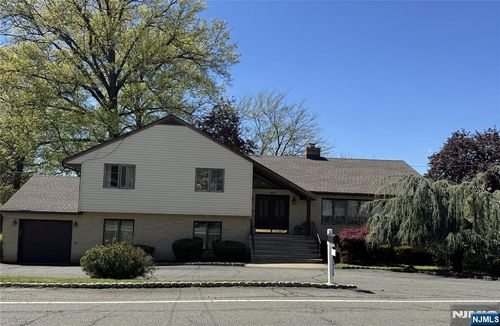 468 Lackawanna Ave, Woodland Park, NJ, 07424-2953 | Card Image