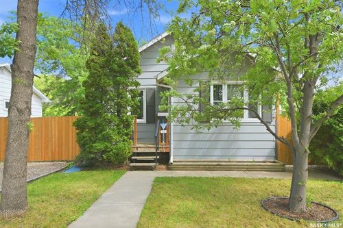 1602 C Avenue N, Saskatoon, SK, S7L1L5 | Card Image