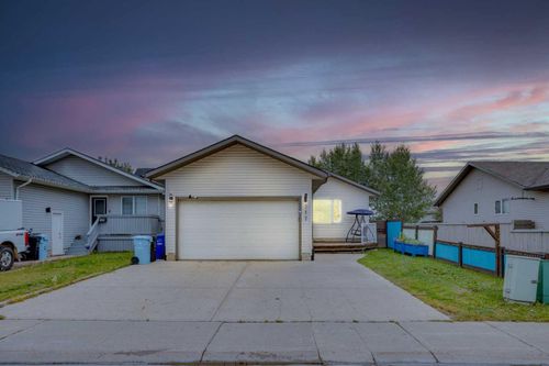 217 Swanson Cres, Fort Mcmurray, AB, T9K2V9 | Card Image