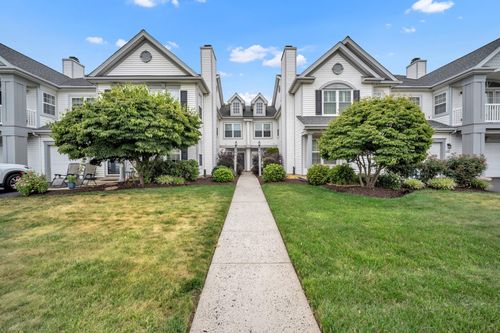 305 Crossroads Dr, WARWICK, PA, 18974-3844 | Card Image