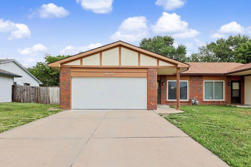 8716 E Grand St, Wichita, KS, 67207 | Card Image