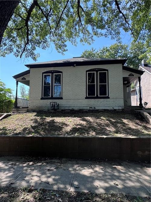 2108 S 14th St, Saint Joseph, MO, 64503-2735 | Card Image